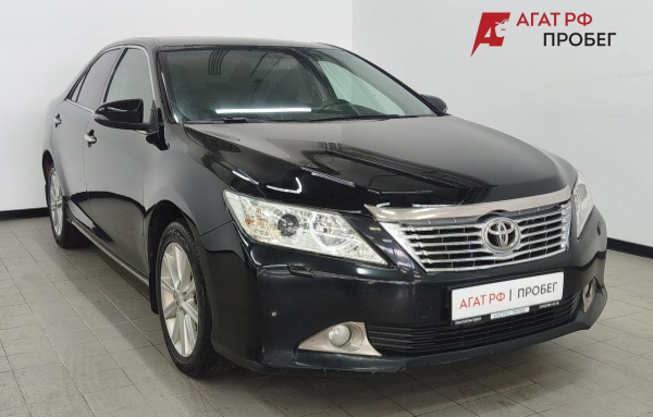 Toyota Camry 2014 года с пробегом 215 259 км, фото 1