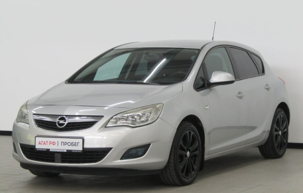Opel Astra 2011 года с пробегом 158 243 км, фото 1